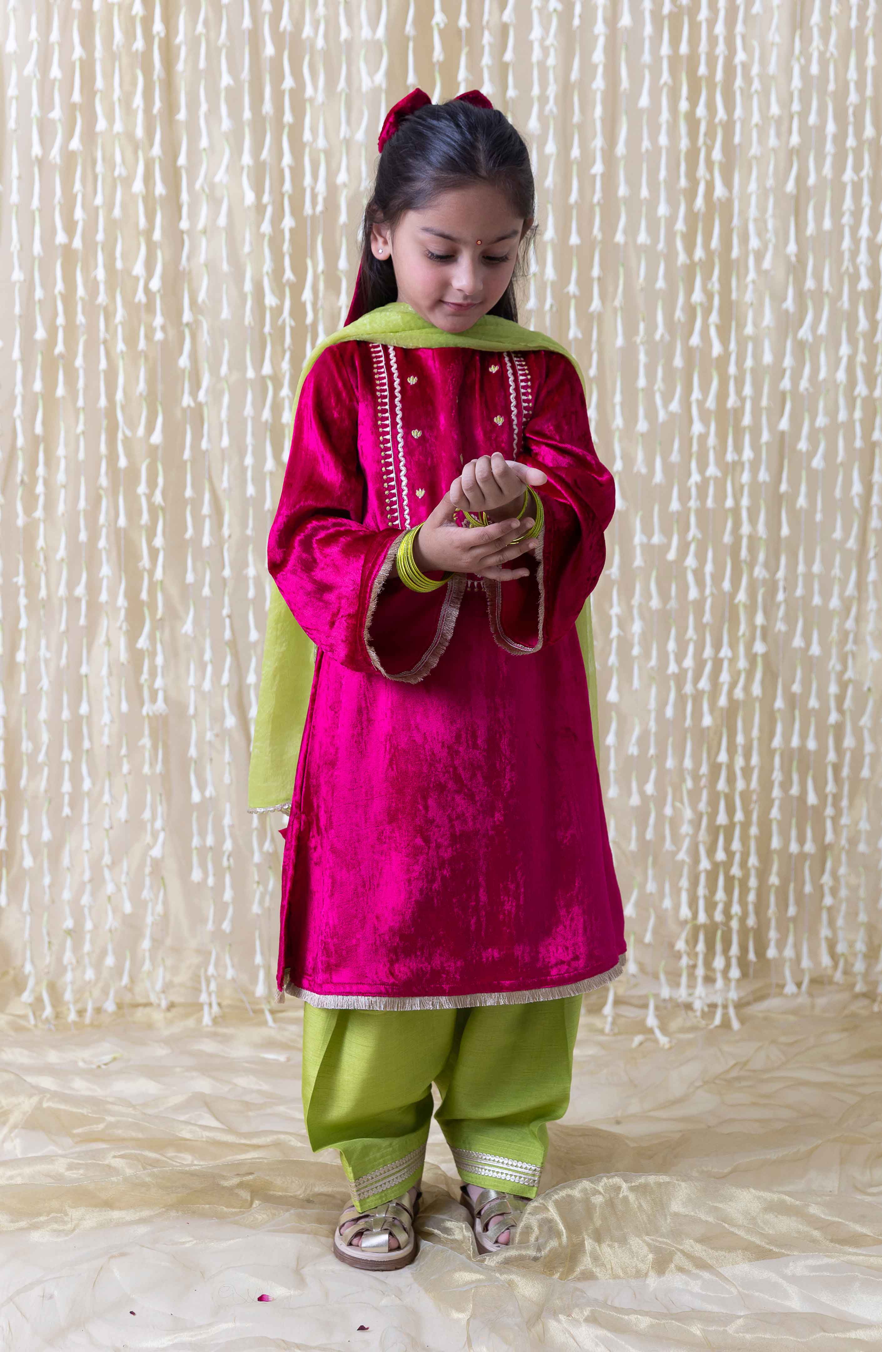 Kids Velvet Suit Girl Velvet Night Suit For Kids At ₹ 475/piece