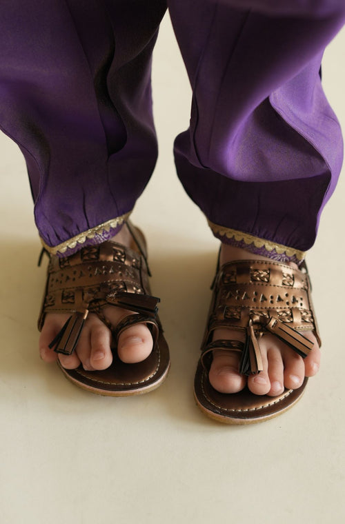 Taara Desi Girl Kolhapuri