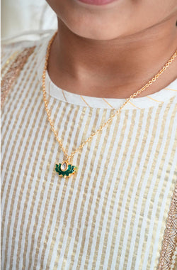 Kamal Noor Pendant