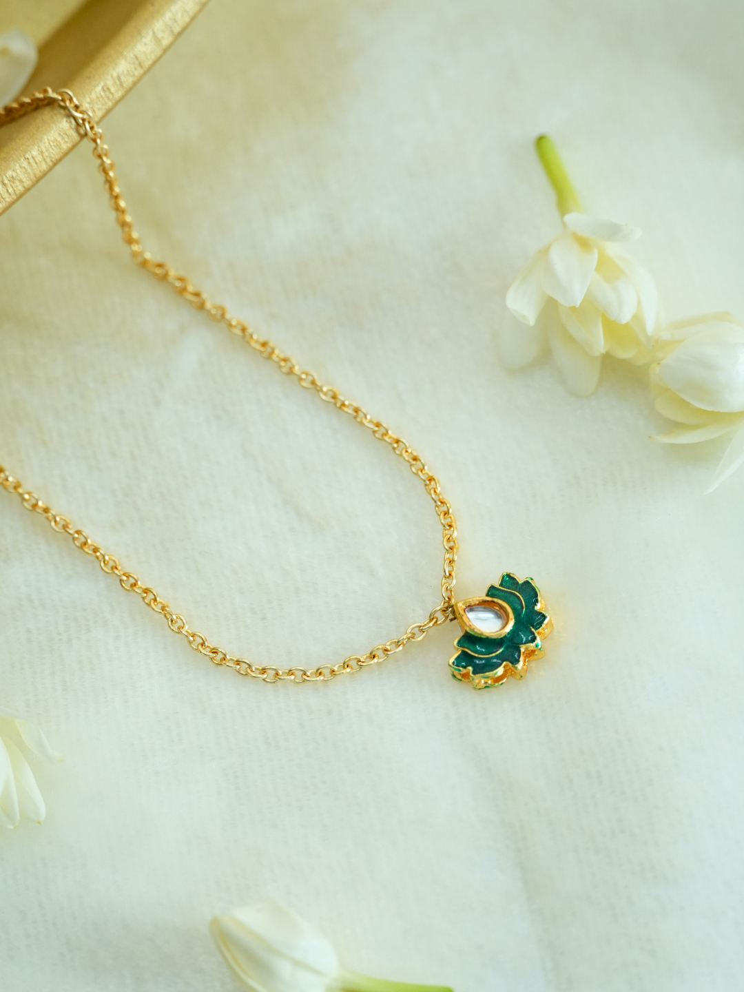 Kamal Noor Pendant