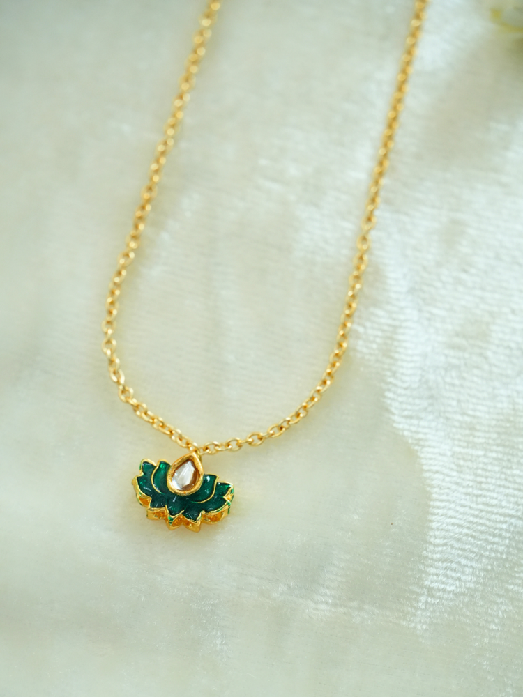 Kamal Noor Pendant