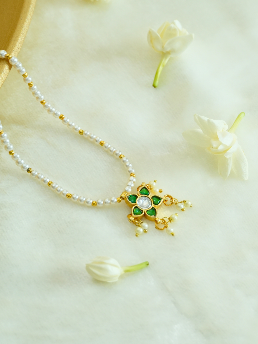 Nayra Floral Pendant