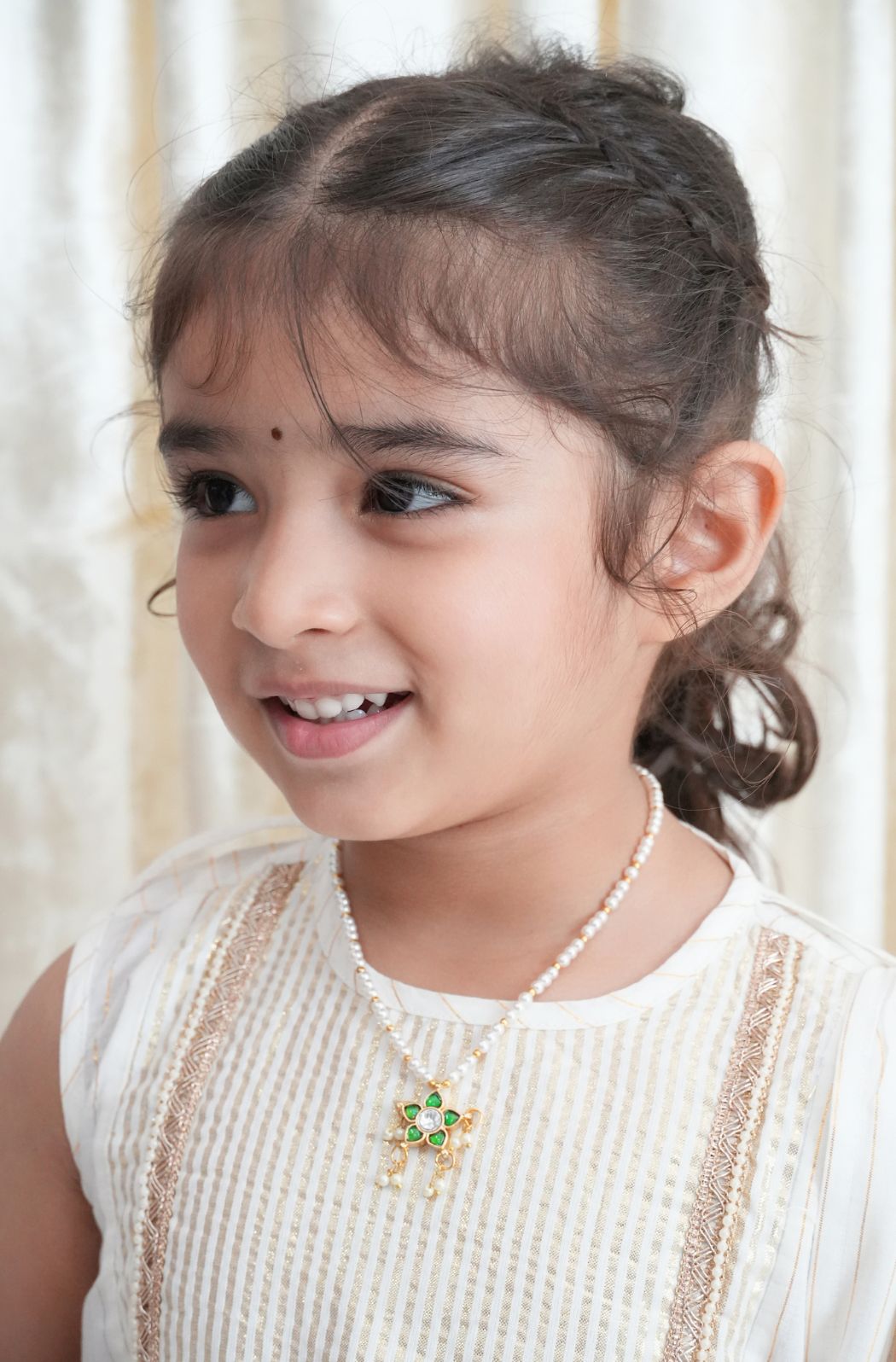 Nayra Floral Pendant