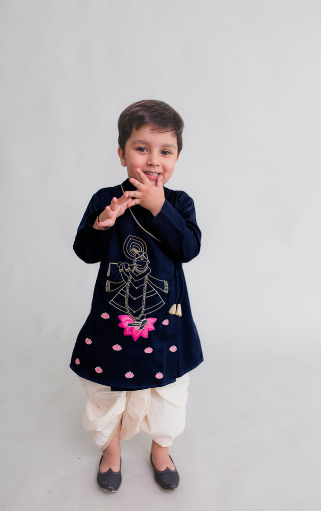 Shop Boy Blue Krishna Murli Kurta Dhoti Set by Tiber Taber Kids