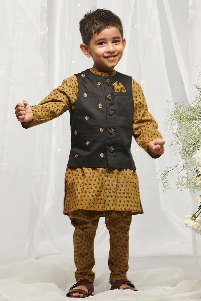 Buy Boys Black Printed Buti Bundi Kurta Set by Tiber Taber Kids