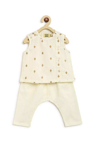 Shop Newborn Baby Premium Cotton Jhabla Set Gold Buta- Cream by Tiber Taber Kids