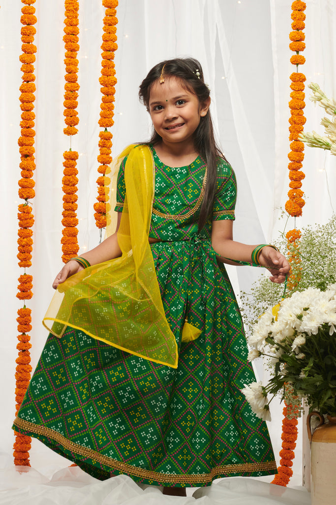Buy Girls Green Printed Bandhani Lehenga Set by Tiber Taber Kids