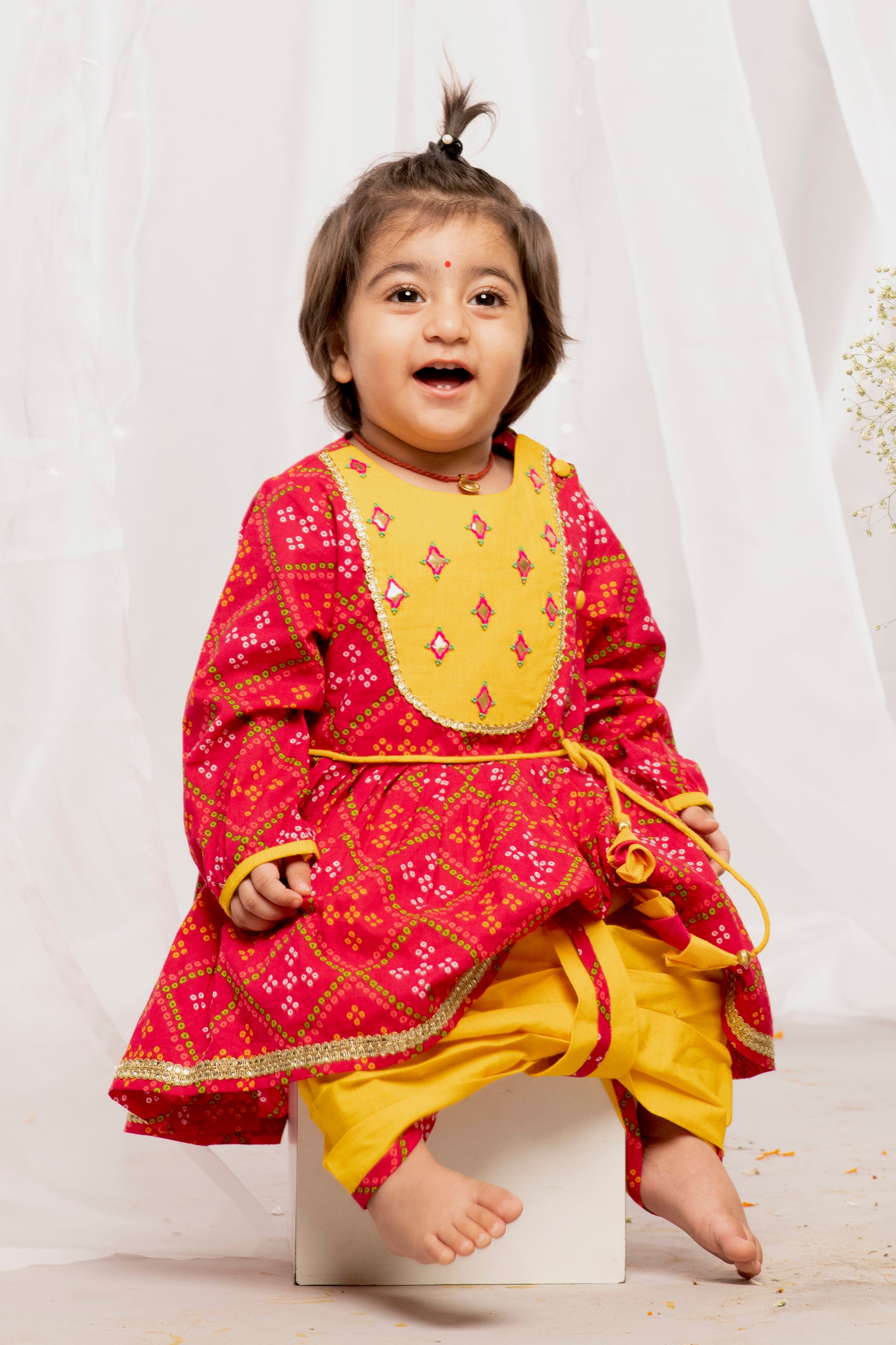 Buy Baby Girl Pink Printed Bandhani Angrakha Set by Tiber Taber Kids