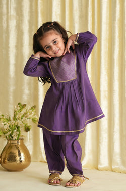 Aparajita Suit Set