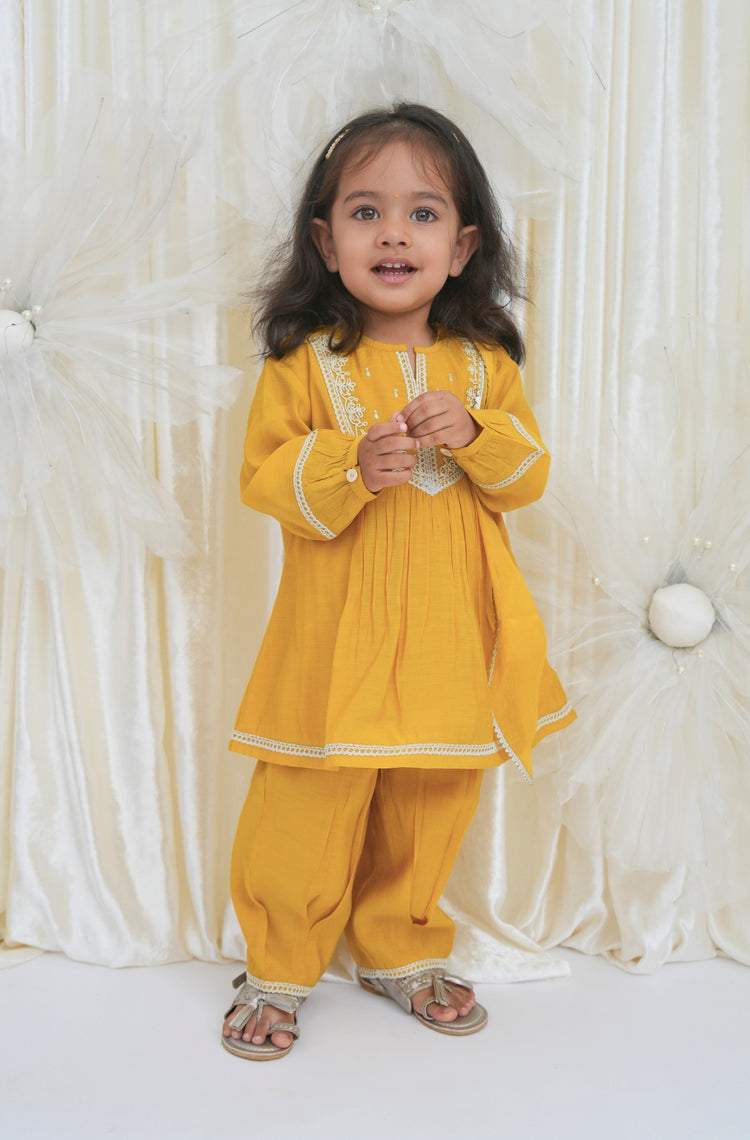 Zarnoor Suit Set-Yellow
