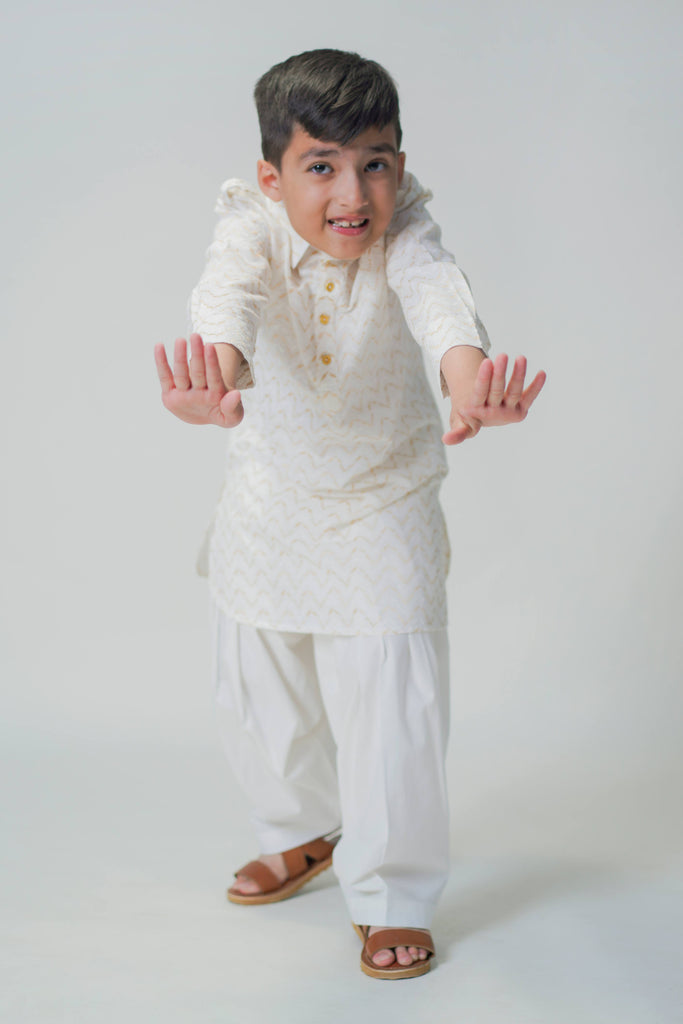 Boy Zigzag Pathani Set-White by Tiber Taber Kids