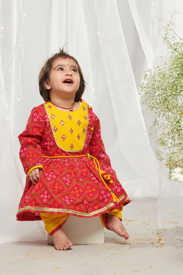 Baby Girl Pink Printed Bandhani Angrakha Set by Tiber Taber Kids