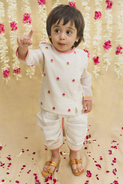 Baby Boy White Embroidered Chanderi Buta Dhoti Se by Tiber Taber Kids