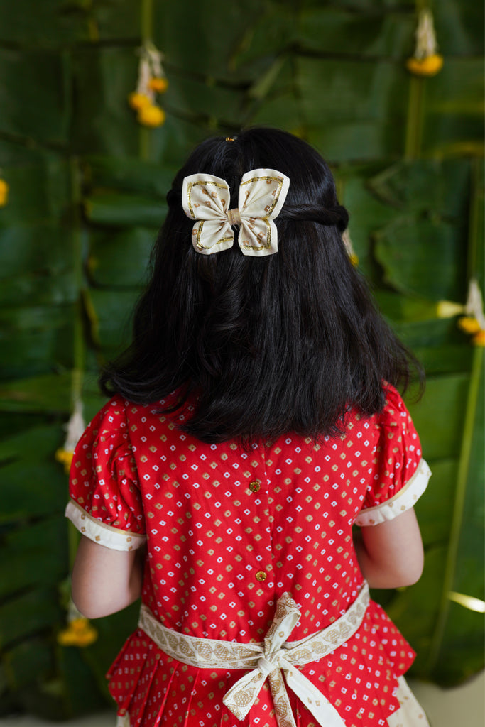 Buy Printed Bandhani Butterfly Hairclip-Cream by Tiber Taber Kids