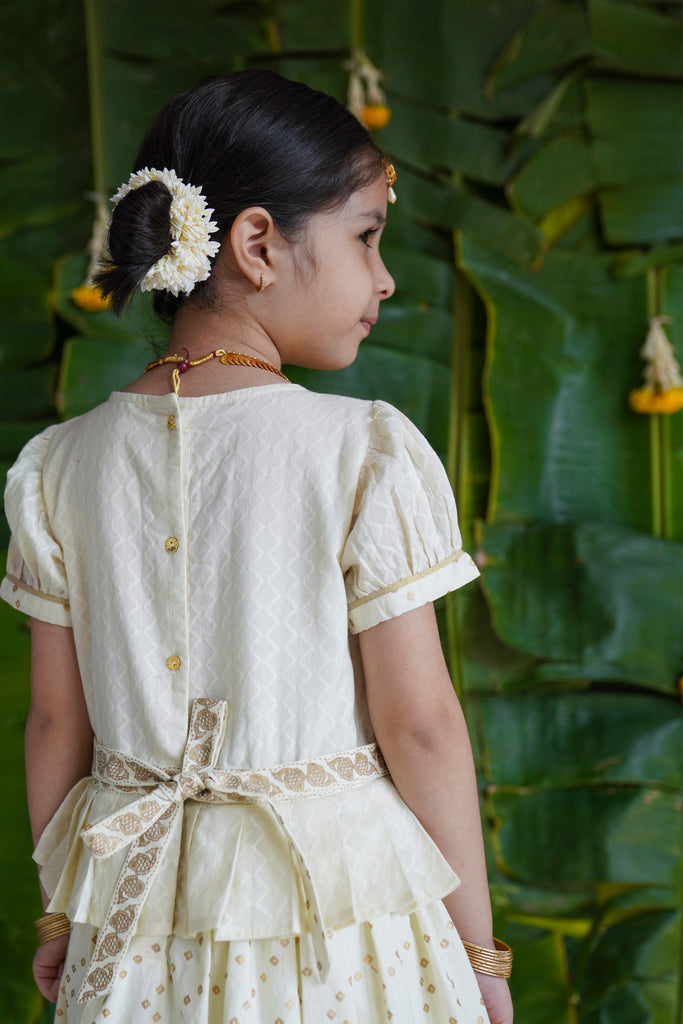 Buy Girl Bandhani Pattu Pavdai-Cream by Tiber Taber Kids
