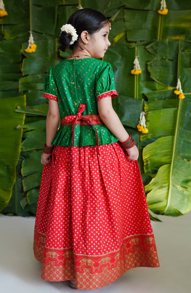 Buy Girl Bandhani Pattu Pavdai-Green by Tiber Taber Kids