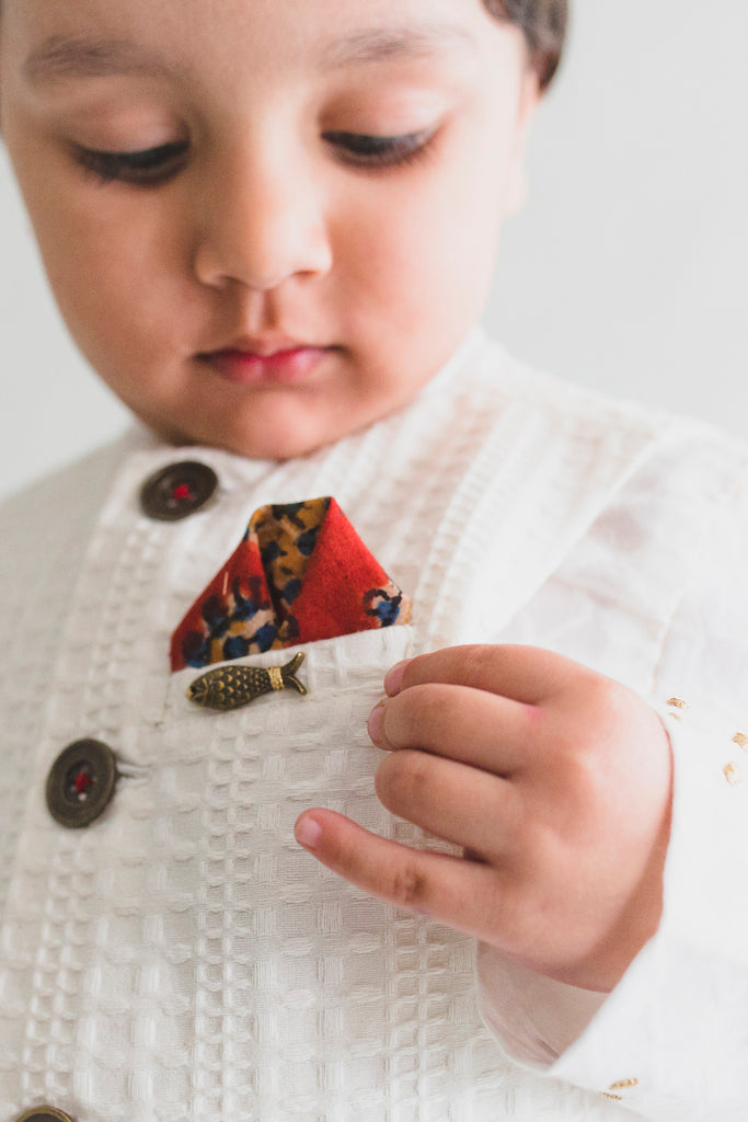 Boy White Jacquard Bundi 3 Pc Kurta Set by Tiber Taber Kids